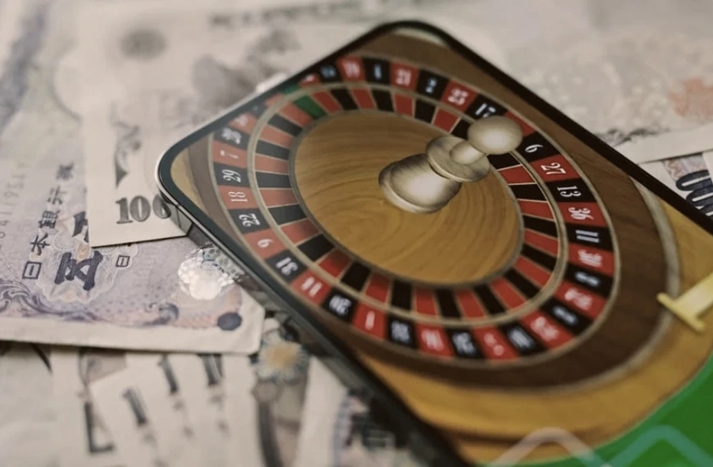 Online gambling laws by province Canada 2026 — who regulates what